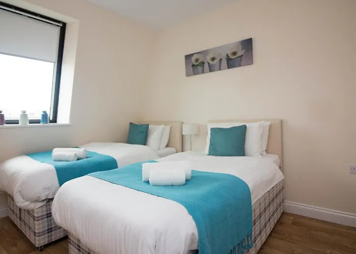 Stayzo Castle Point 18 Apartments - Premier Lodge